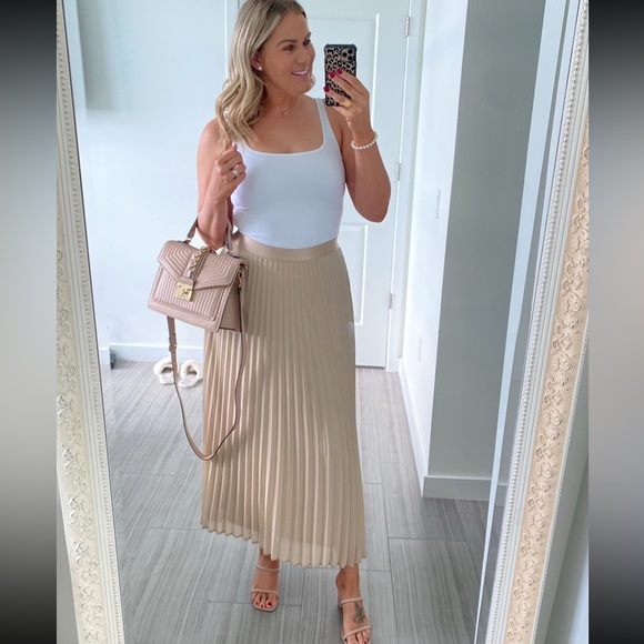 Express Dresses & Skirts - Pleated maxi skirt size M